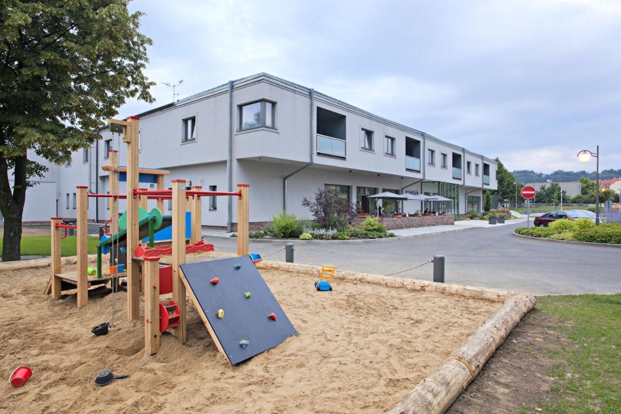 Apartmany Abacie Нови-Йичин Экстерьер фото